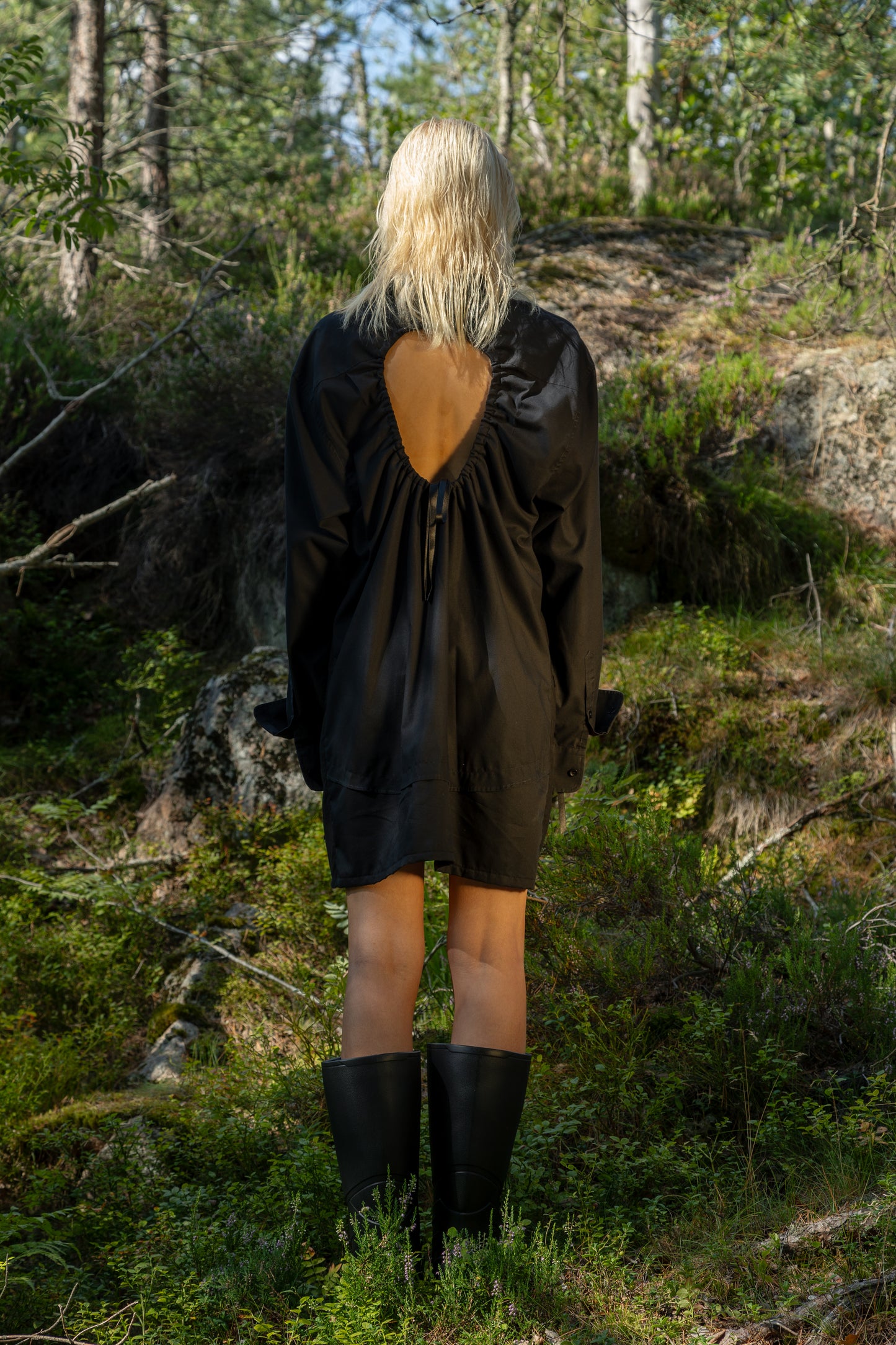 Henna Laine design Upcycle Paitapuseromekko Tuplakauluksilla