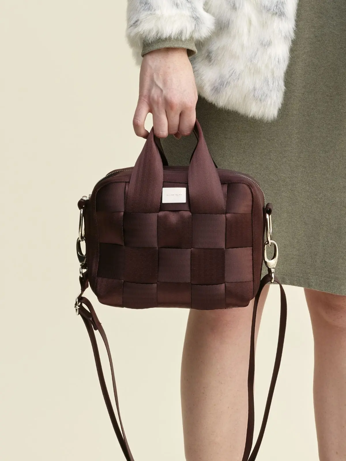 Globe Hope Hilla Seatbelt Bag