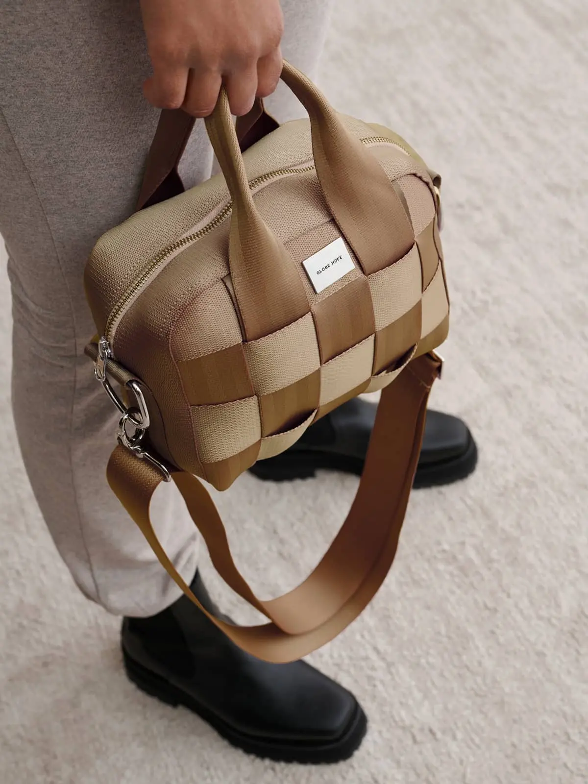 Globe Hope Hilla Seatbelt Bag