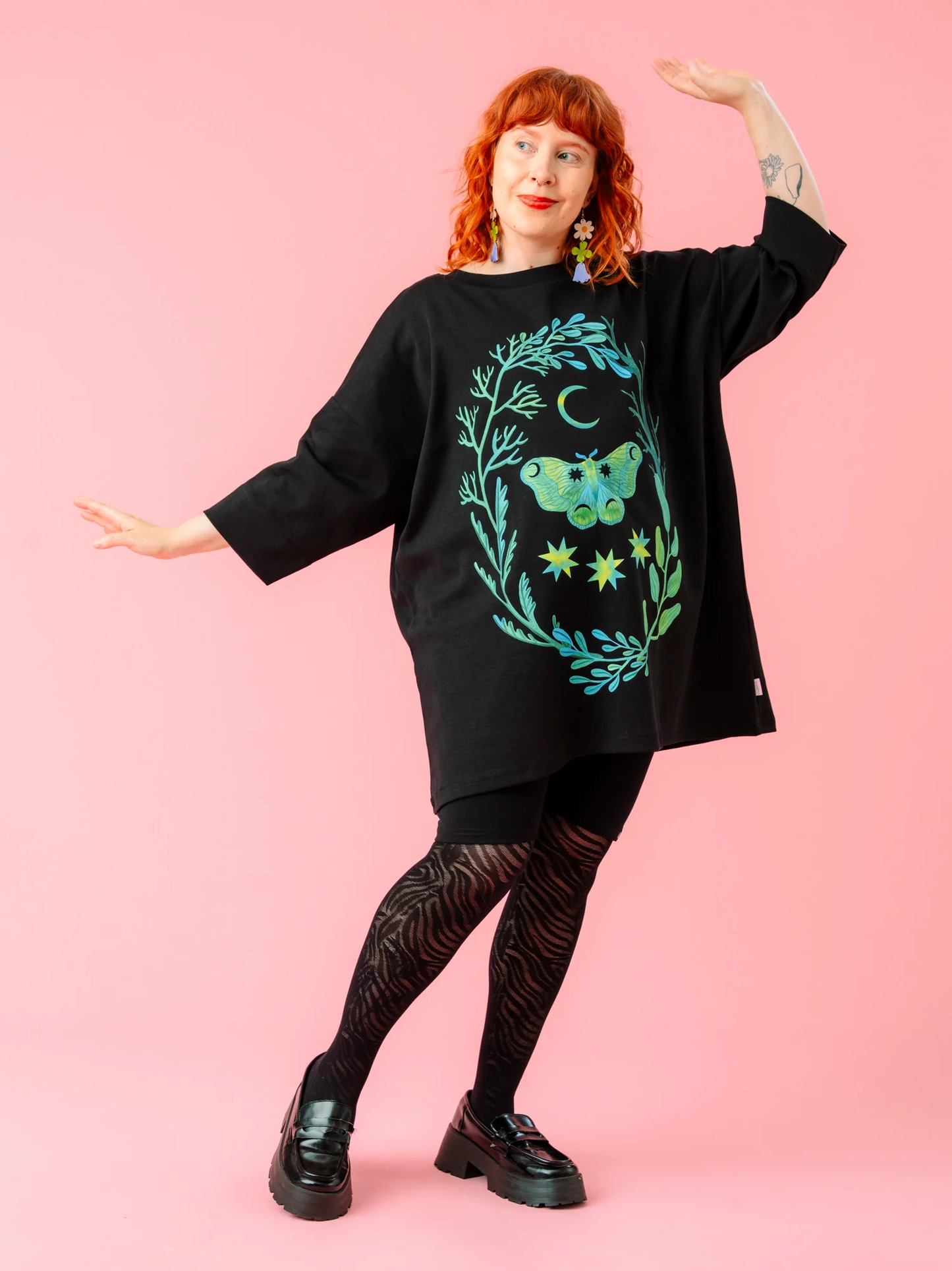 Aarre Leandro Oversize T-paita , Moth Moon