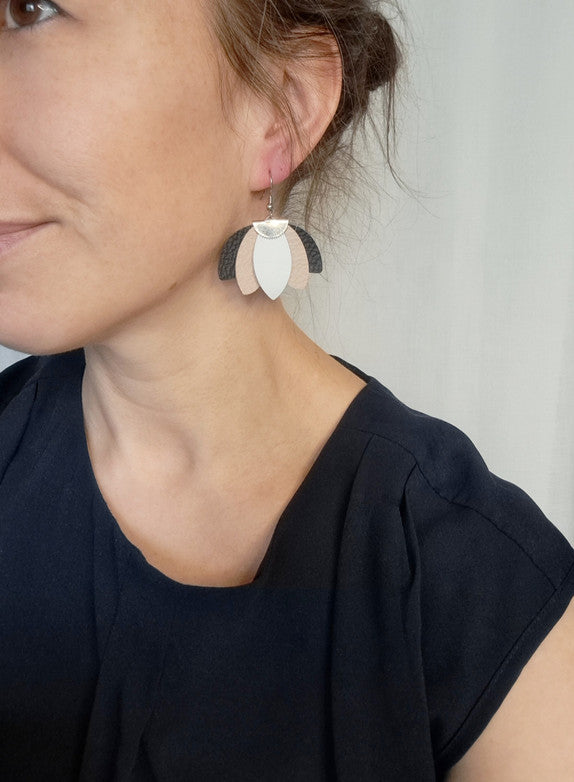 Titiduu Daalia Nahkakorvakorut