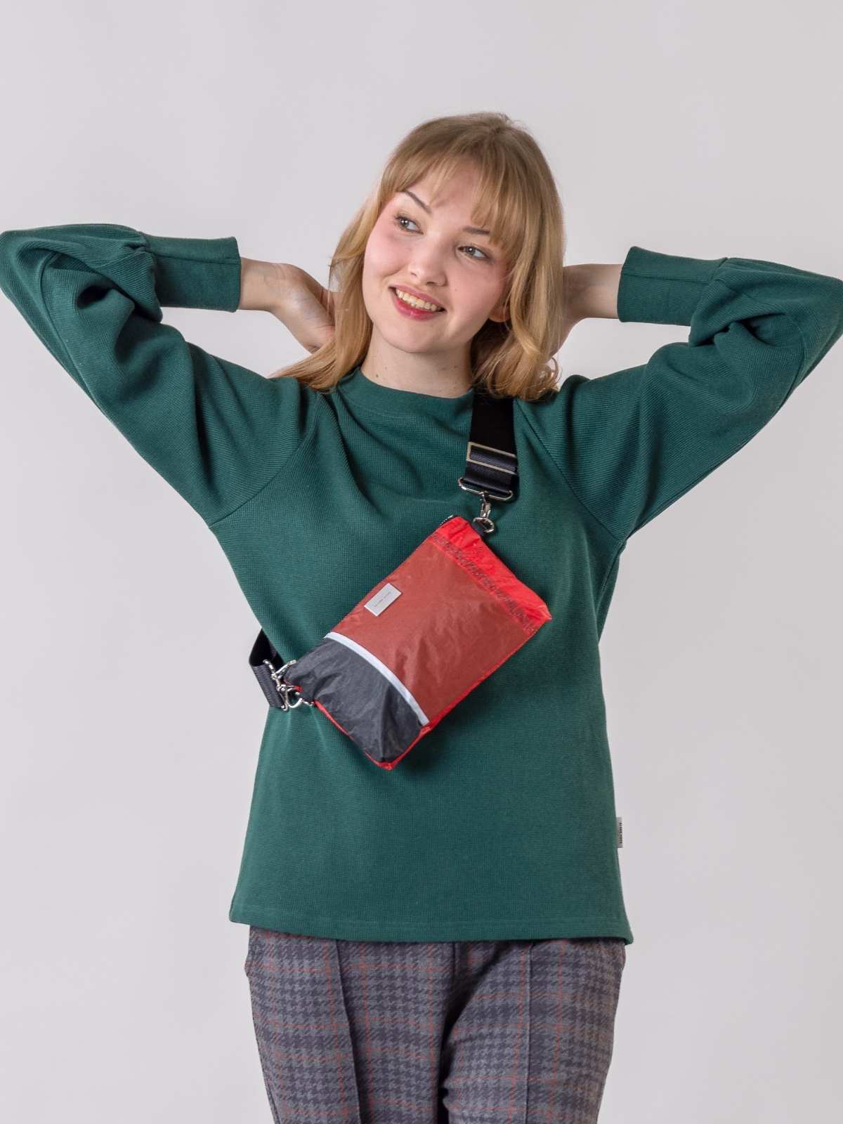 Globe Hope Pilvi Tech Bag -Queen of Hearts