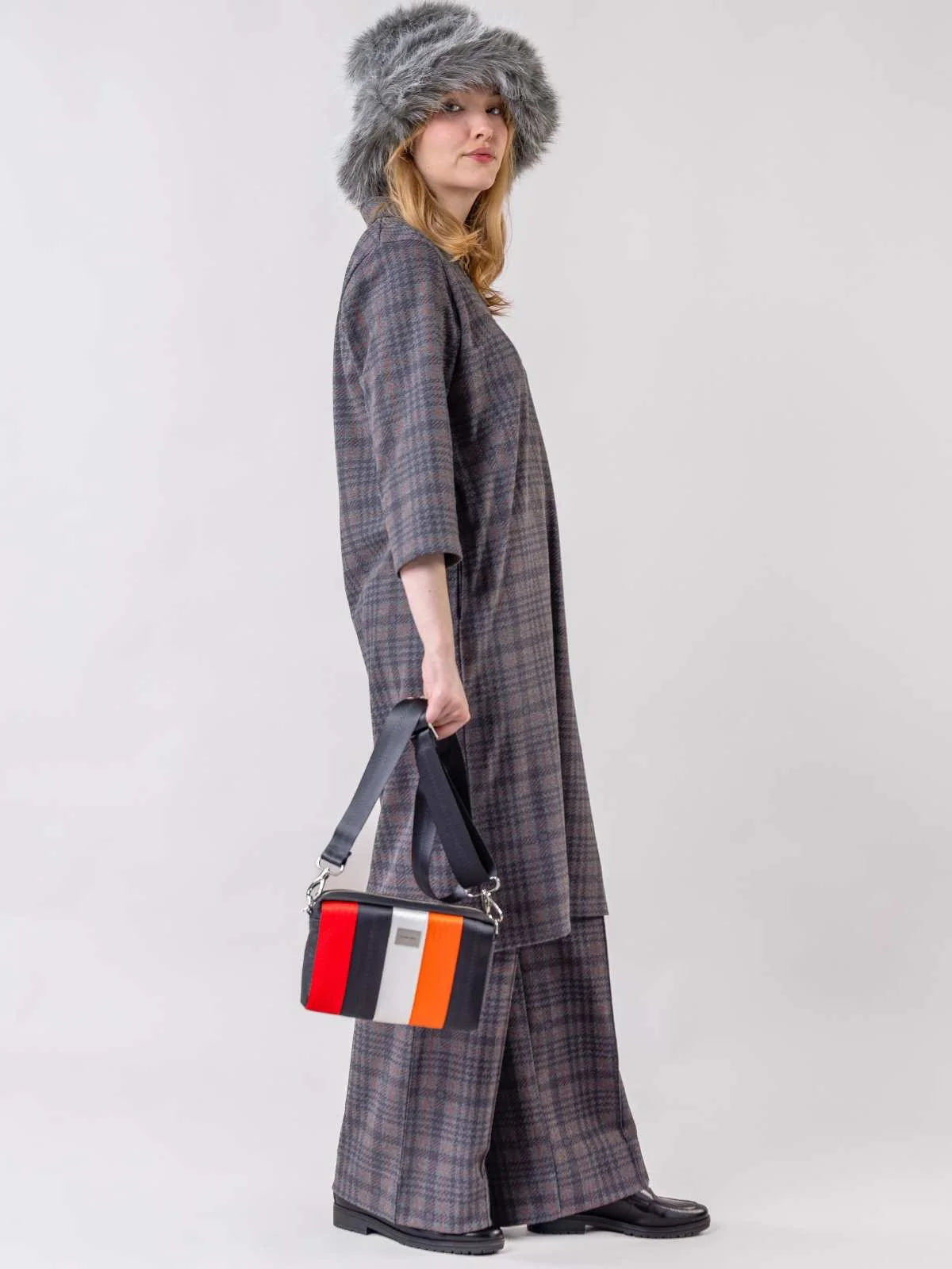 Globe Hope Kaste Raita Laukku - Superpower