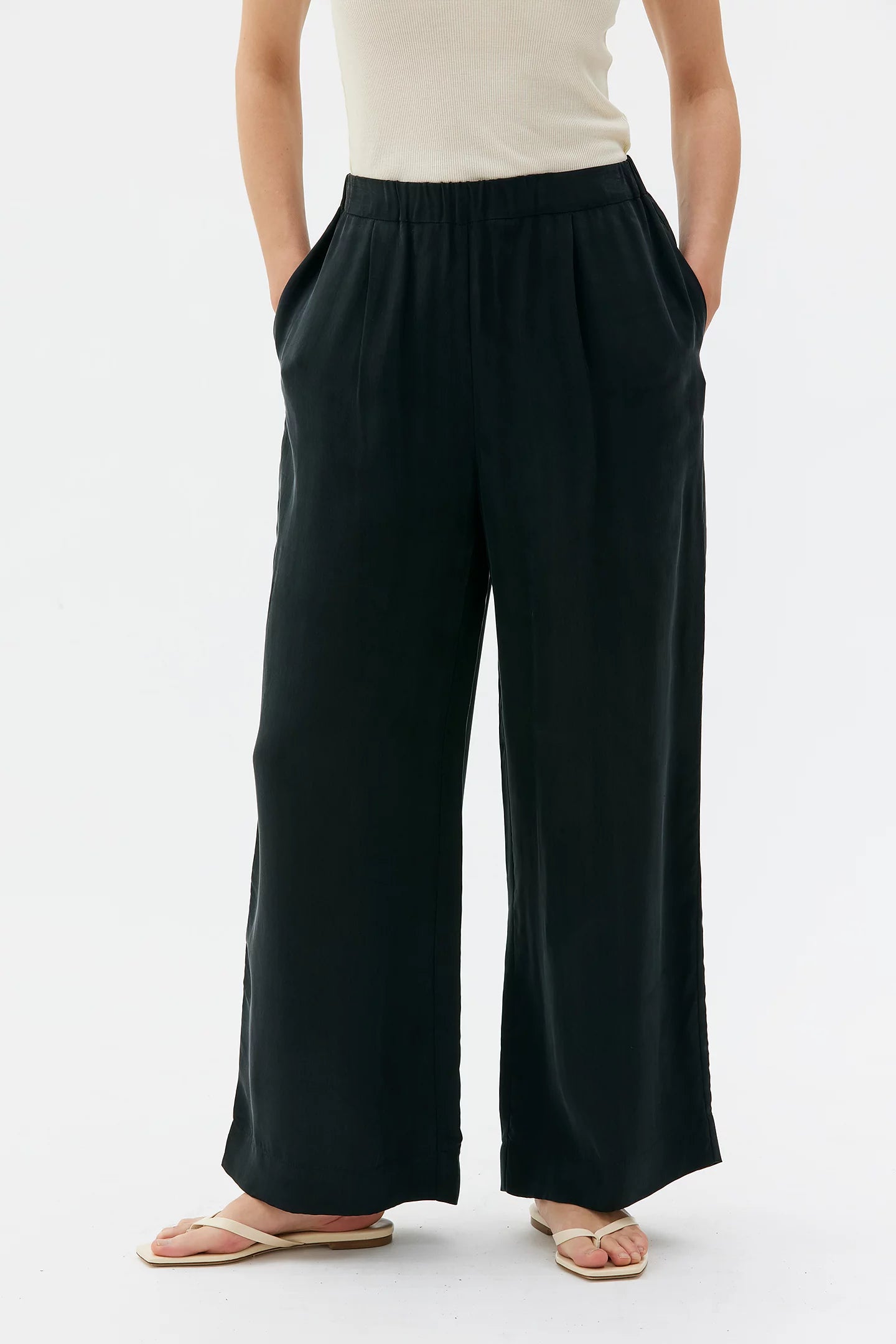 Maska Thea Flowy Tencel Pants - Black 