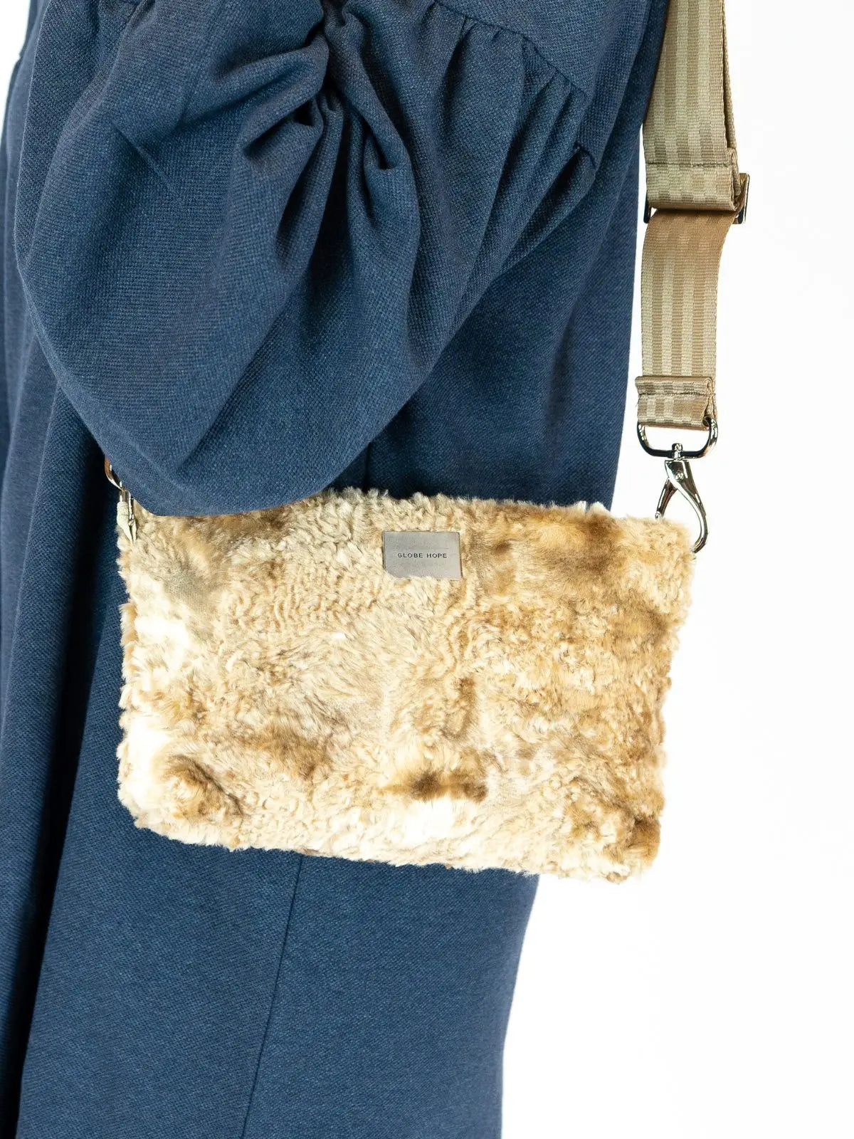 Globe Hope Pilvi Bag - Beige Faux Fur