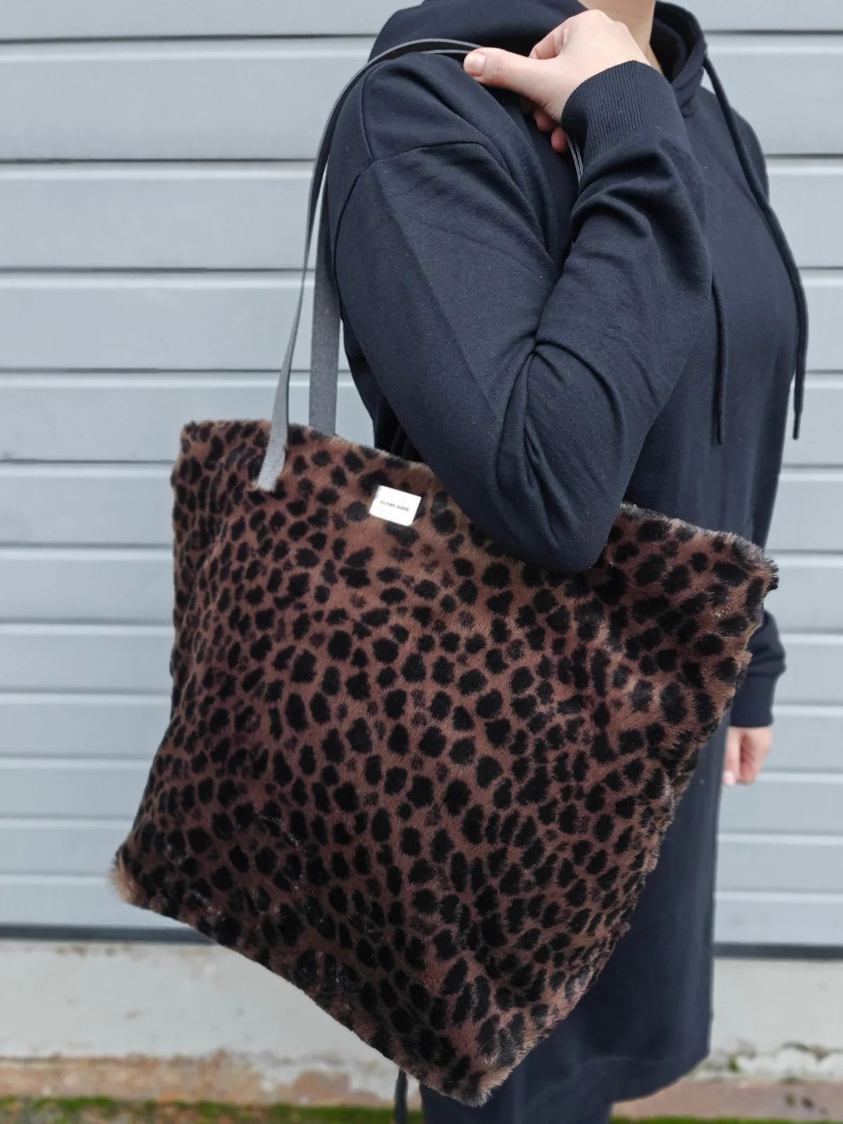 Globe Hope HAVU LUX Tote Bag Leopard