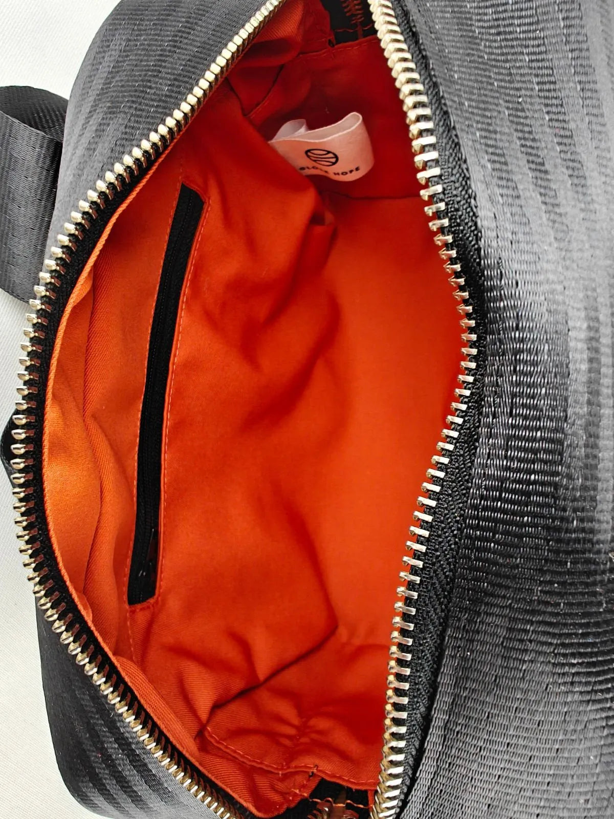 Globe Hope Hilla Seatbelt Bag