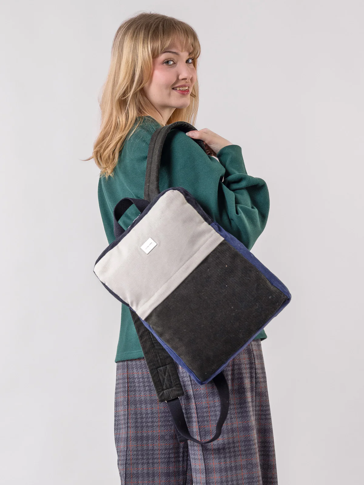 Globe Hope Fog Velvet Backpack