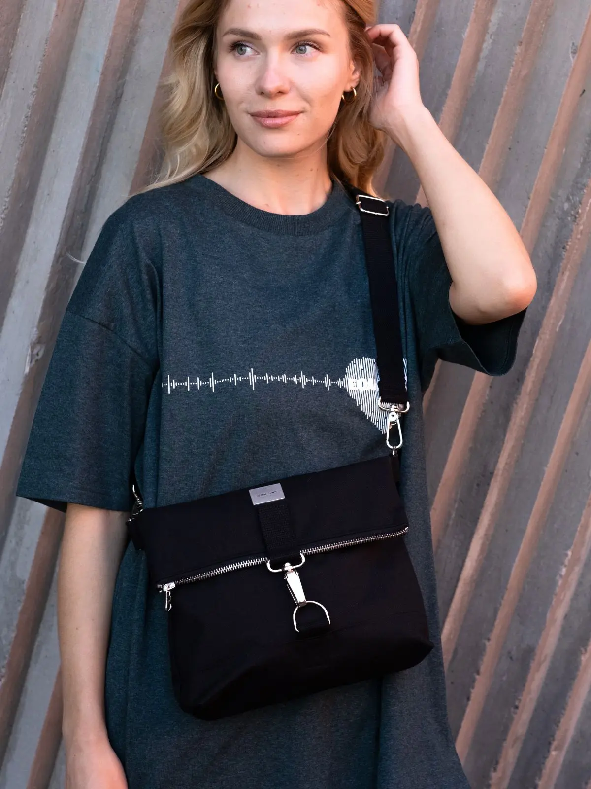 Globe Hope Tuisku Tech Bag Black
