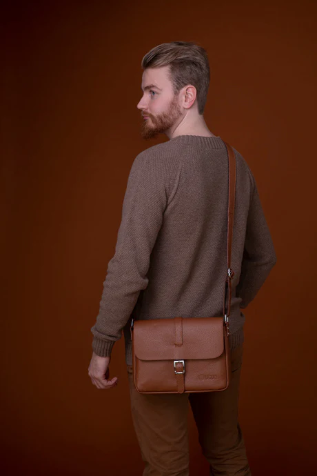 Utua Sanoma Nahkainen Olkalaukku